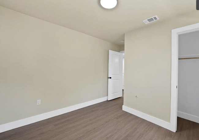 Building Photo - 306 Renfro St