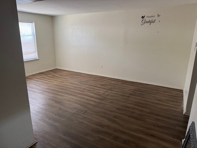 Building Photo - 9440 Woodbridge Rd