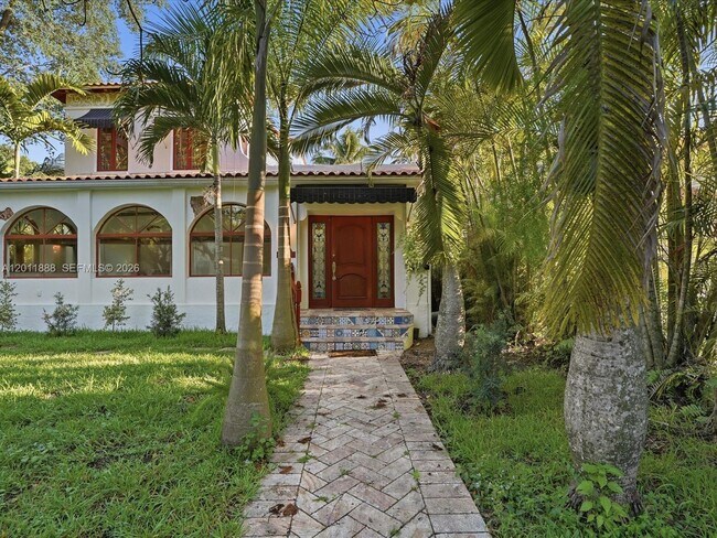 Building Photo - 1137 Asturia Ave