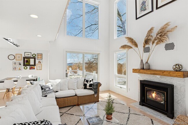 Building Photo - 845 Budds Pond Rd