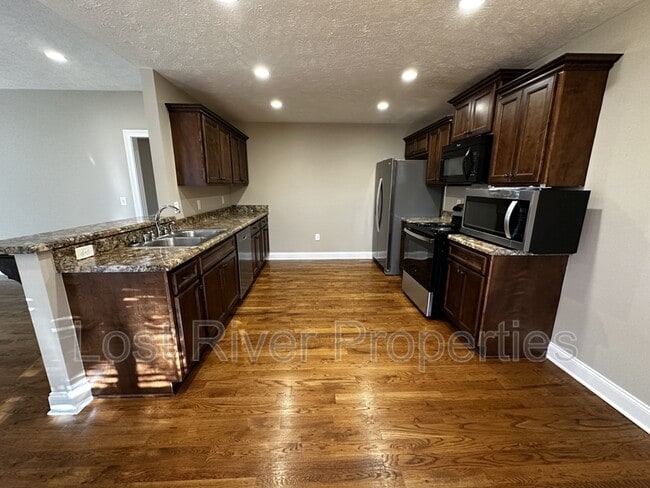 Foto del edificio - 2740 Pointe Ct