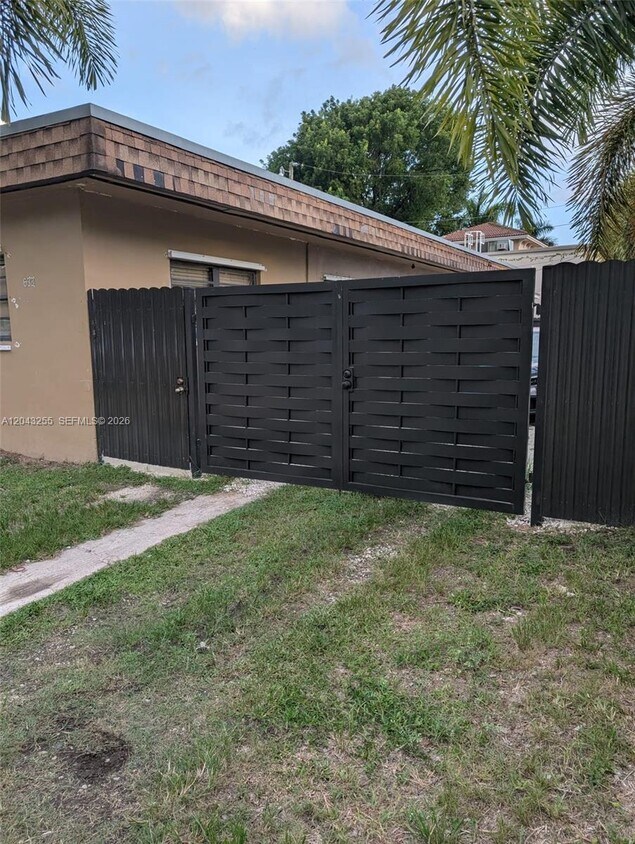 Foto del edificio - 633 NW 1st St