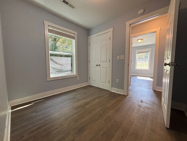 Foto del edificio - Recently Remodeled 3 bedroom 1 bathroom ho...