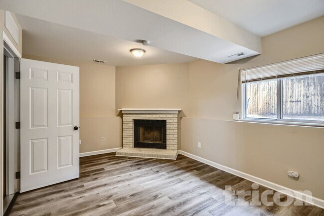 Foto del edificio - 4710 Spacewalk Way