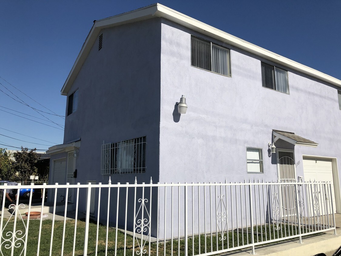 Foto principal - 700 N Poinsettia Ave