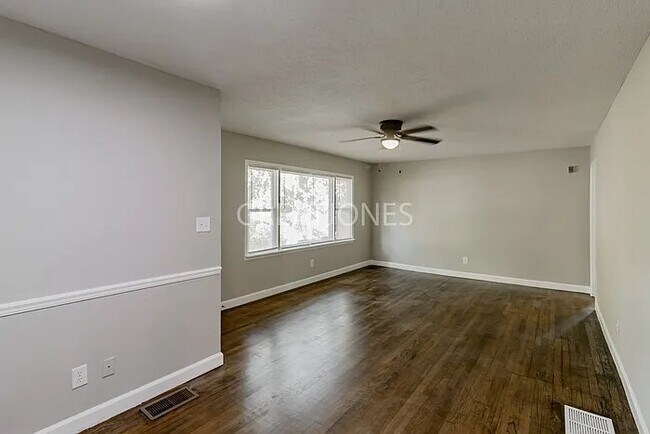 Foto del edificio - 724 84th St S