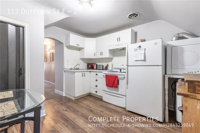 Photo du bâtiment - Larger then it looks! 2 Bedroom with great...