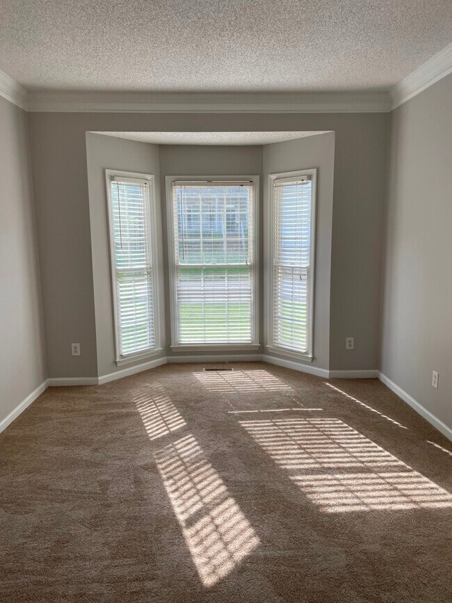 Foto del edificio - 8900 Erinsbrook Dr