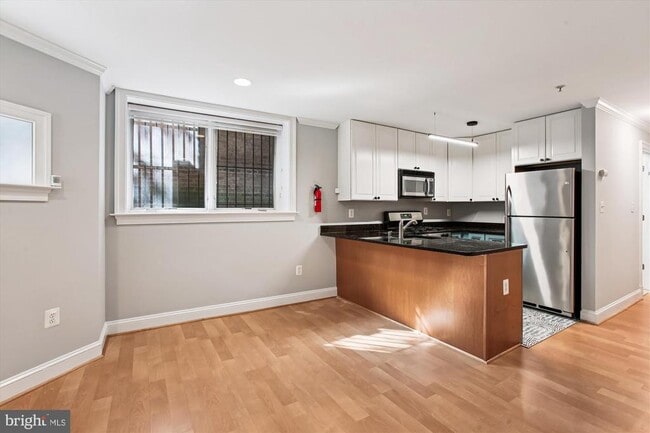 Building Photo - 1740 18th St NW