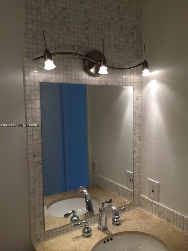 Foto del edificio - 16508 NE 26th Ave