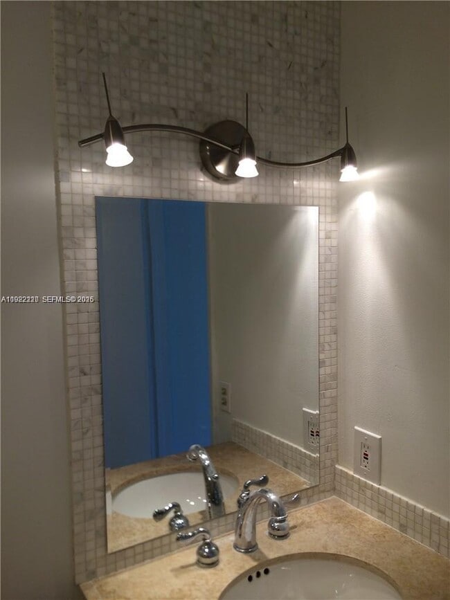 Building Photo - 16508 NE 26th Ave