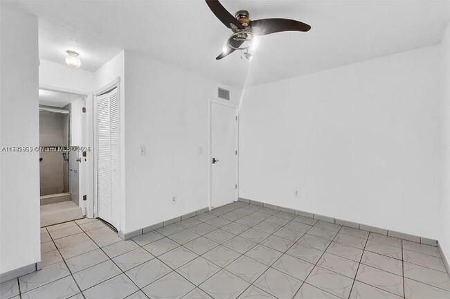 Foto del edificio - 1050 SW 1st St