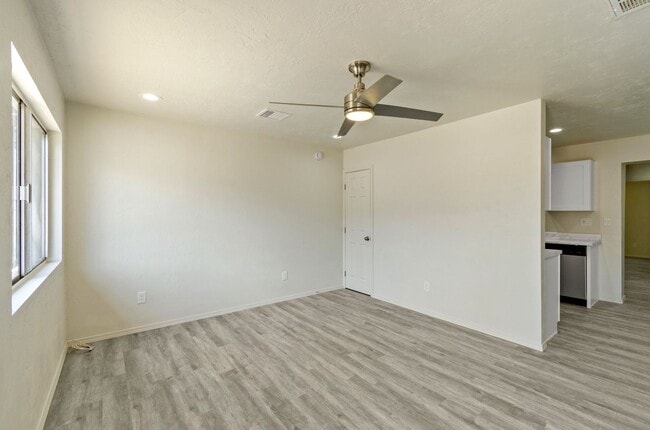Foto del edificio - Centrally located - Remodeled Home