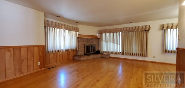Building Photo - Exceptional, quiet home in Orcutt Area!
