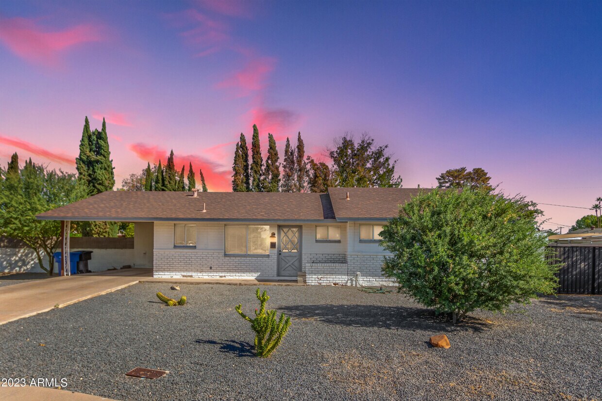 Primary Photo - 817 N Hobson Cir