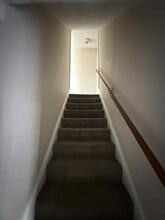 Building Photo - 522 E 4th St