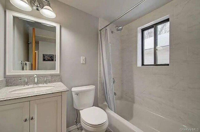 Foto del edificio - 61-41 168th St