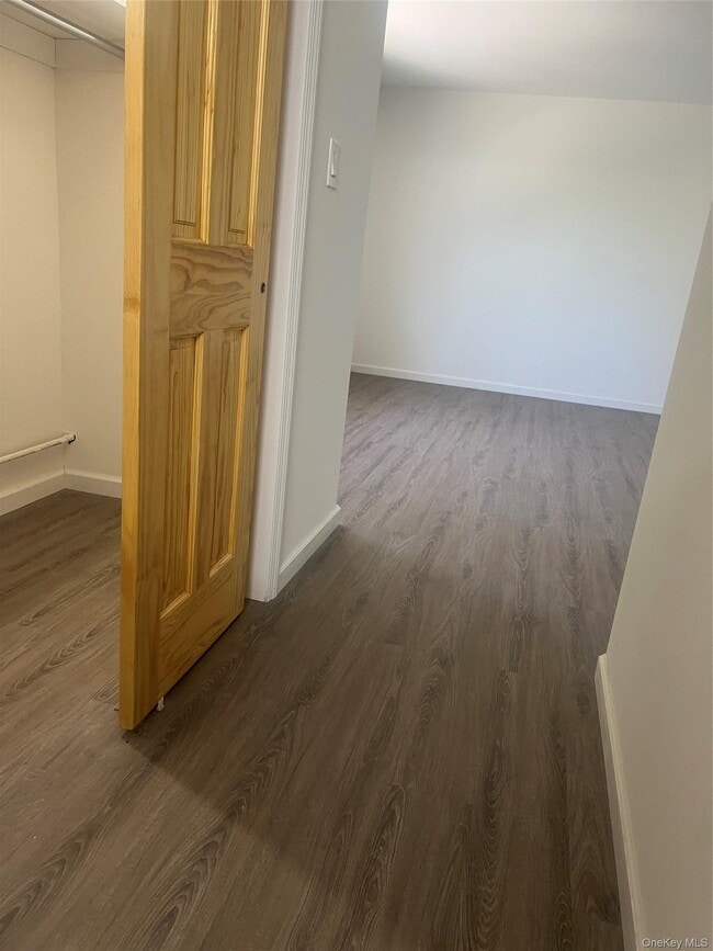 Building Photo - 90 Quaker Path