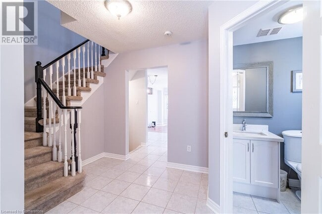 Building Photo - 4432 Vallence Dr