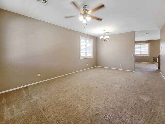 Foto del edificio - Lots of sq ft for the money in Goodyear!