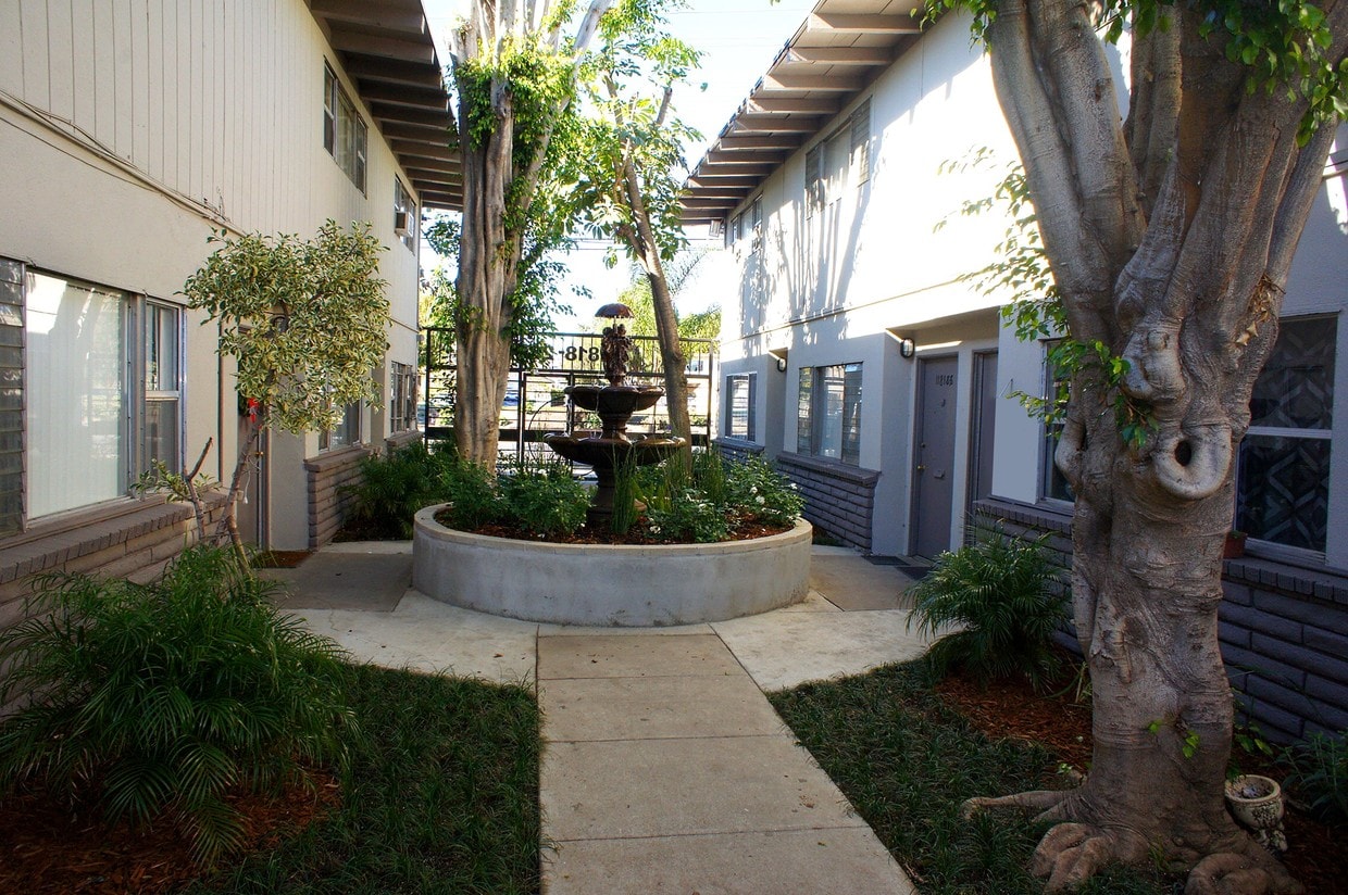 Courtyard - 11730-11846 Culver Blvd