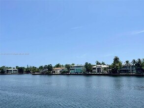 Building Photo - 20505 E Country Club Dr
