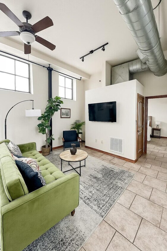 Primary Photo - 428 N Jefferson Ave