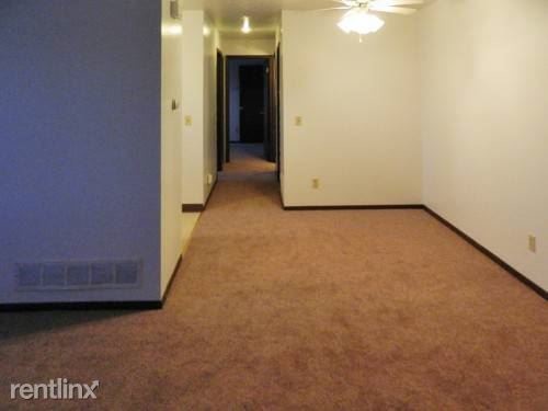 Building Photo - 2 br, 1 bath Apartment - 7118 Hillandale Rd 2