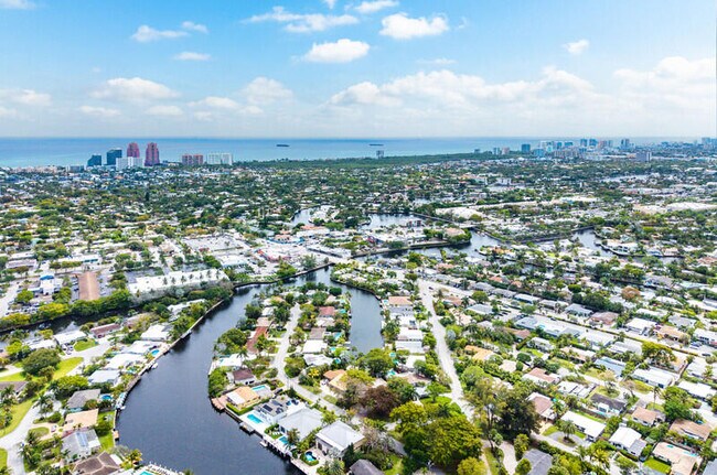 Building Photo - 1733 Coral Gardens Dr