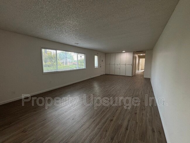 Foto del edificio - 735 Kimball Rd