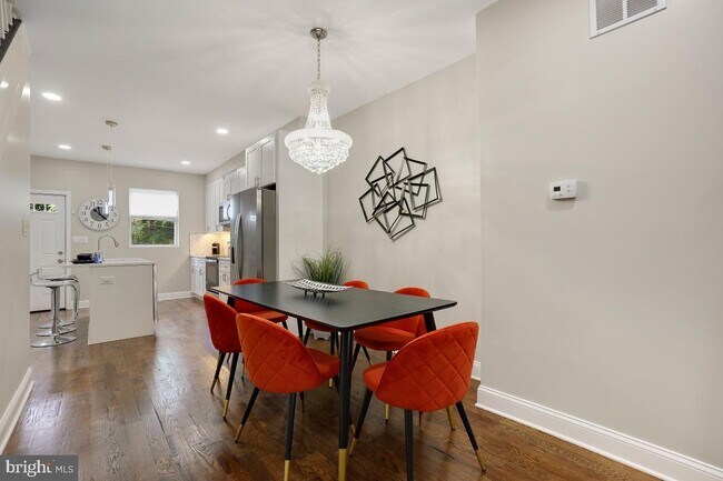 Foto del edificio - 1828 N Collington Ave