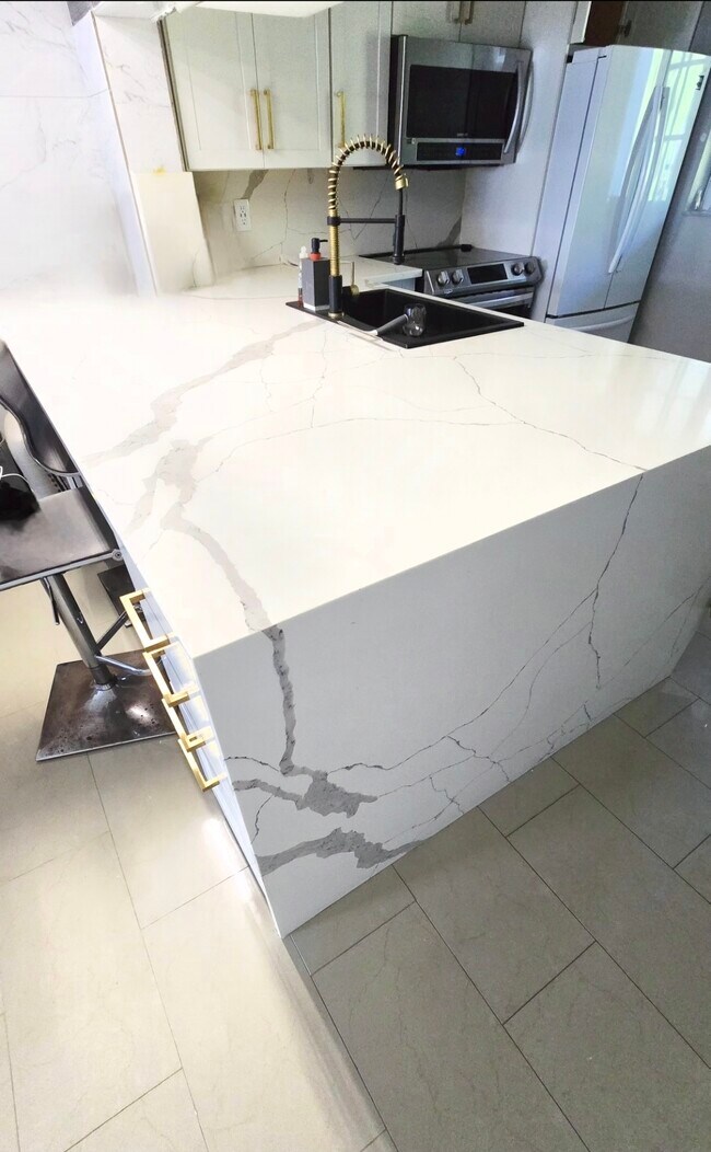 Foto del edificio - 8407 Bernwood Cove Loop