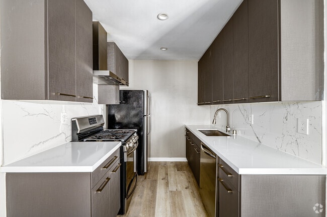 1BR, 1BA - 650SF - Kitchen - 514 S. Mariposa Ave.