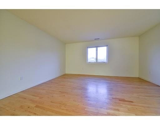 Foto del edificio - 351 Pleasant St