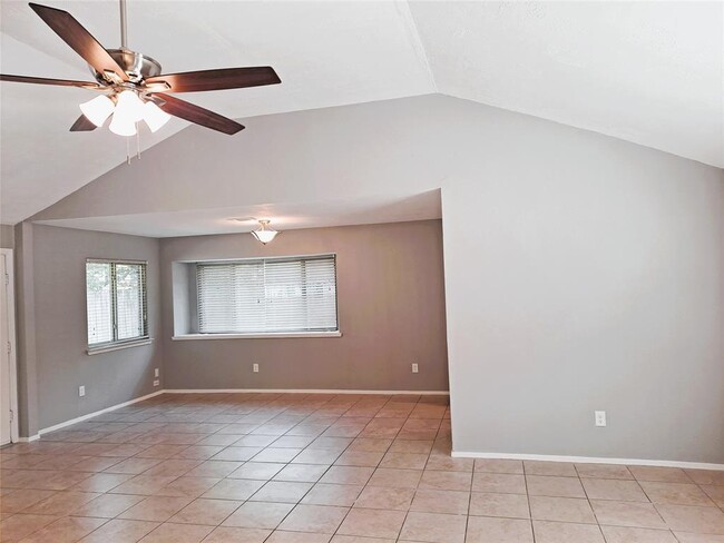 Foto del edificio - 18834 Pine Trace Ct