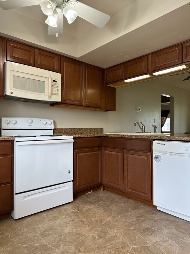 Foto principal - 2275 N Cable Rd