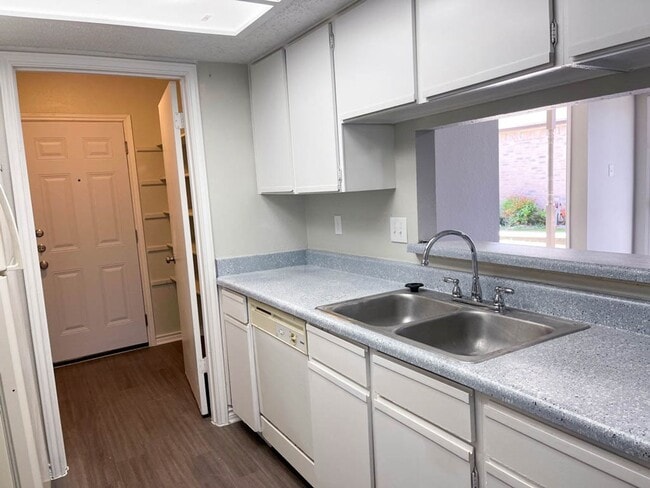 Building Photo - 2618 Alcott Ln