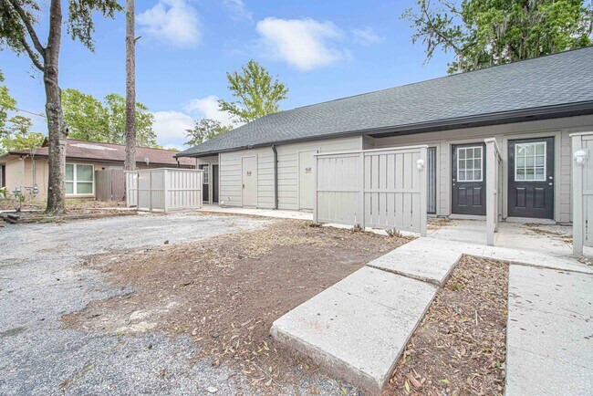 Building Photo - 4111 SE 22nd Ave