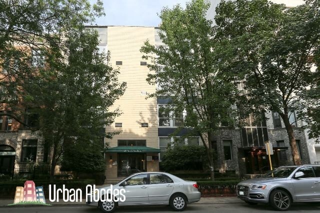 Primary Photo - 1424 N Dearborn St