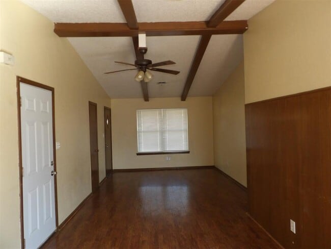 Building Photo - 510 NE 18th St