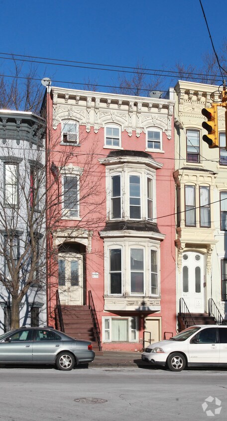 Building Photo - 289 Clinton Ave