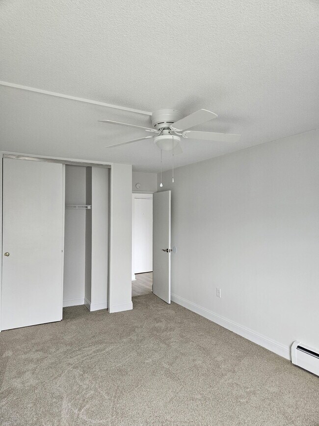 Building Photo - The Regency Apartments