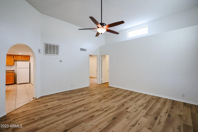 Foto del edificio - 8940 W Olive Ave