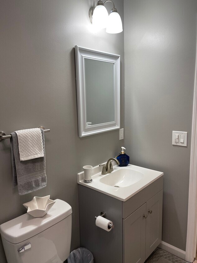 Foto principal - 36 Willow Brook Farm Rd