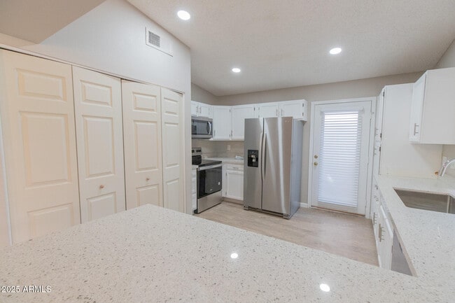 Building Photo - 2034 S Paseo Loma