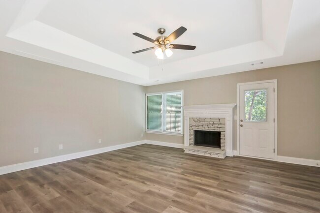 Building Photo - 35 Oaklake Dr