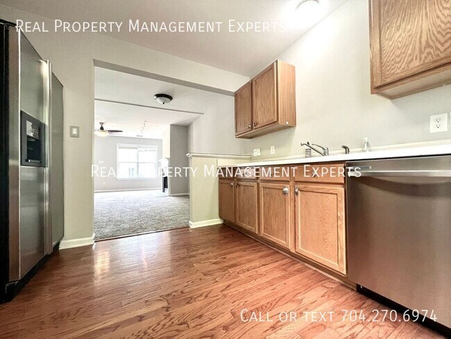 Foto del edificio - 6522 Point Comfort Ln