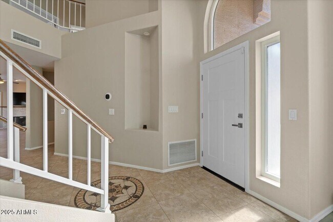 Building Photo - 9416 E Sutton Dr