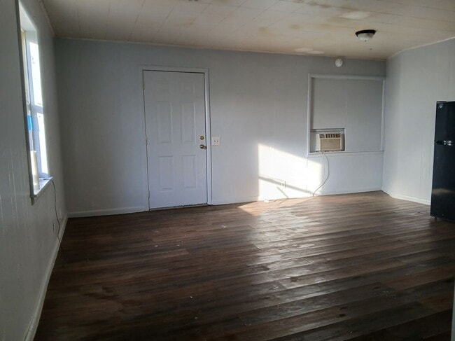 Building Photo - 306 Walnut St