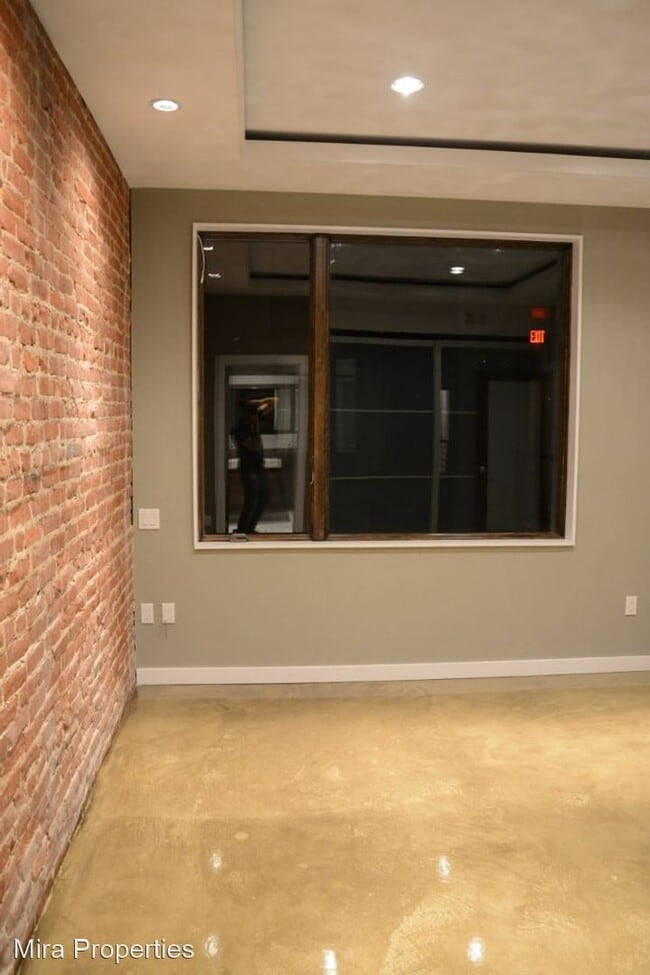 Building Photo - 1533 Chestnut St
